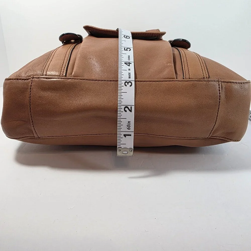 Stone Mountain Genuine Leather Tan Shoulder Bag Organizer Pockets